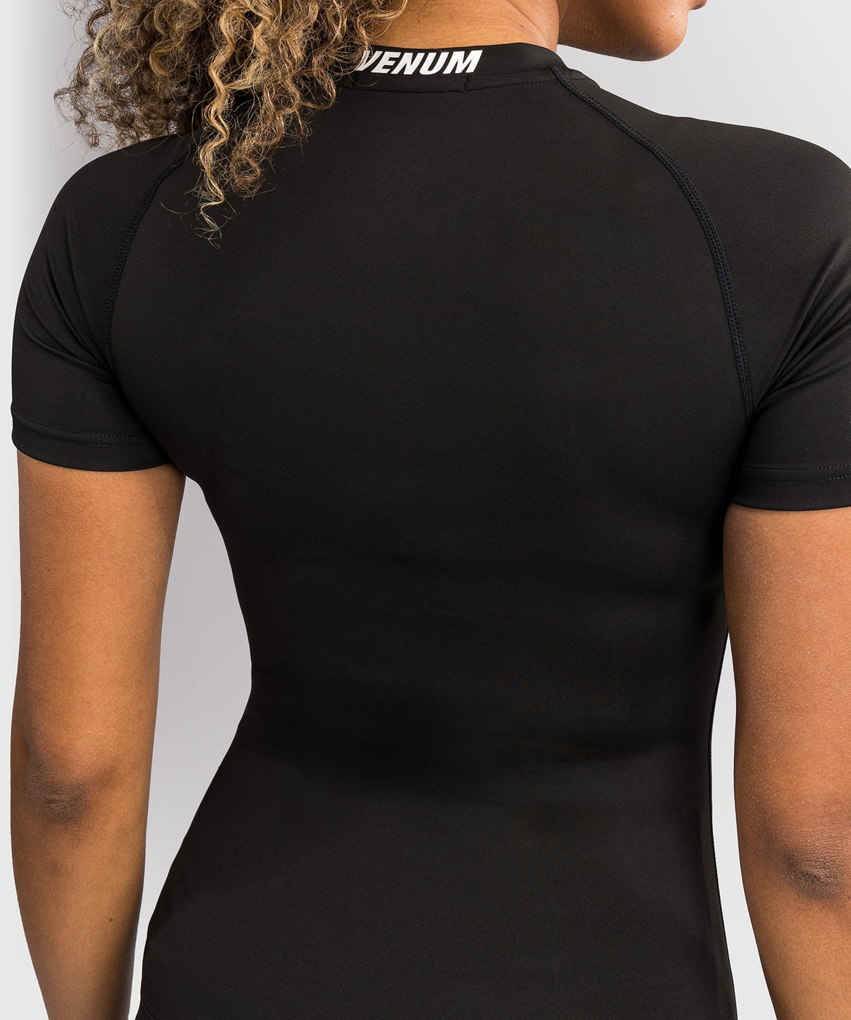 Venum Rashguard Halo Kurzarm – Schwarz