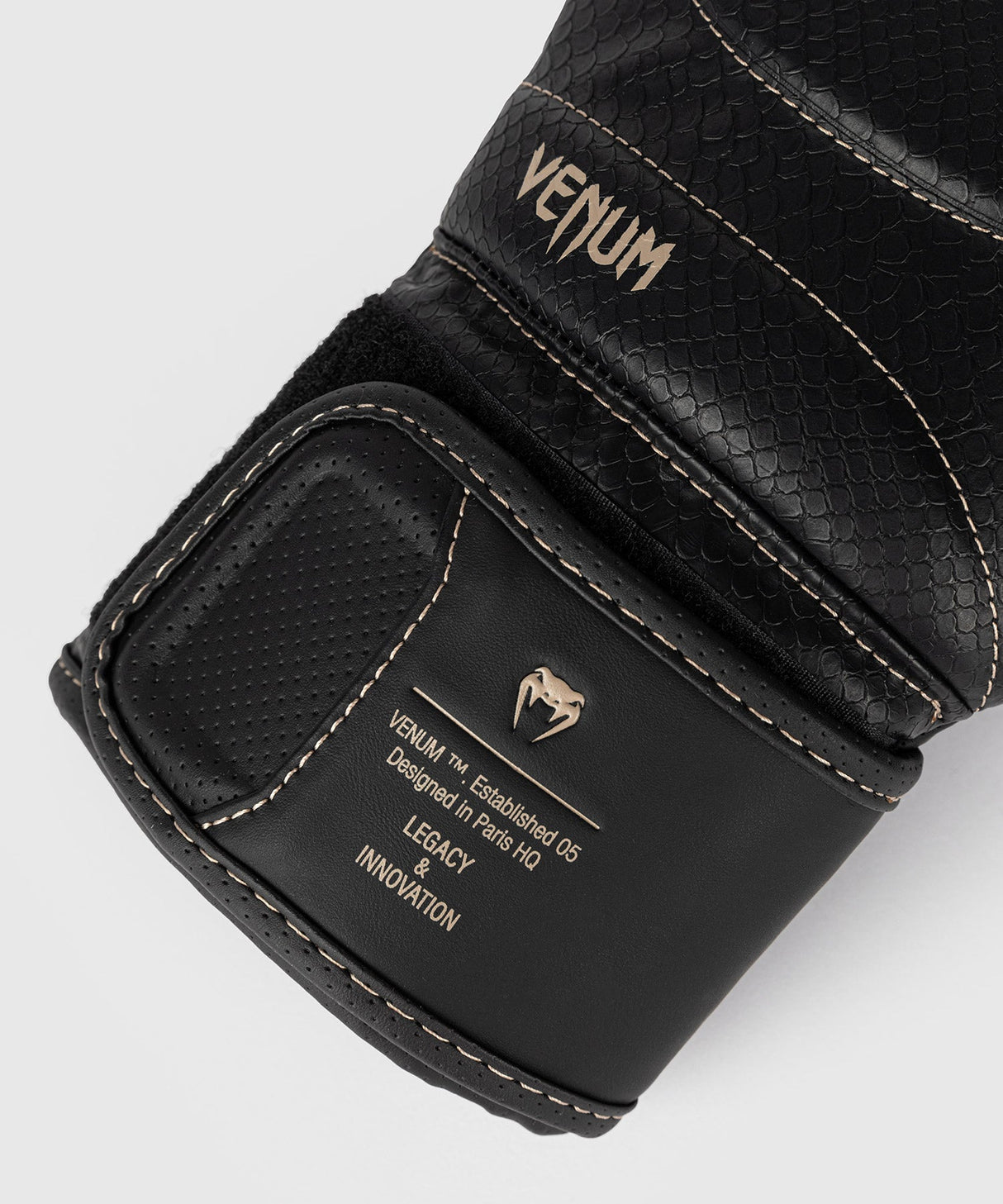 Venum Boxhandschuhe Impact Evo Scales – Schwarz