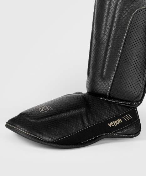 Venum Schienbeinschoner Impact Evo Scales – Schwarz