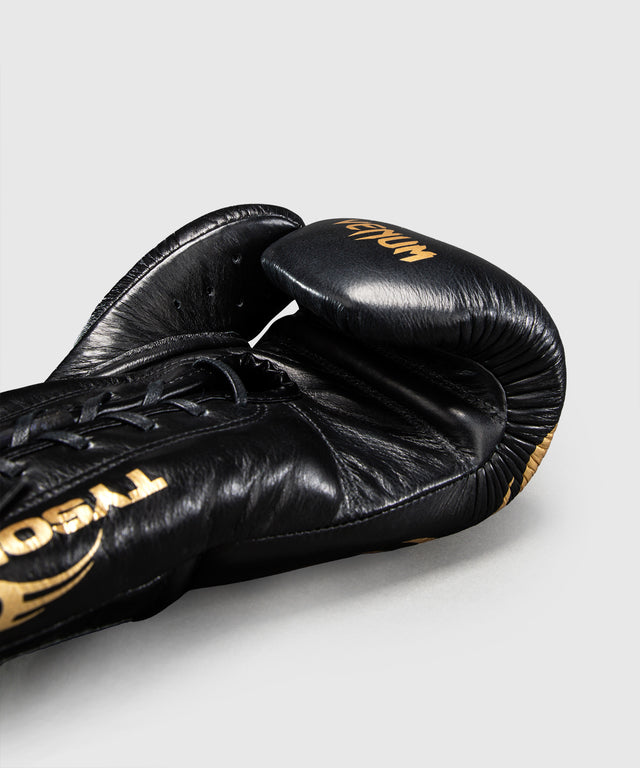 Venum x Mike Tyson Boxhandschuhe Giant 2.0 Pro mit Schnürverschluss - Schwarz/Gold