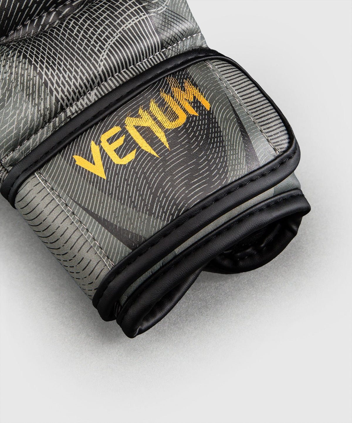 Venum MMA-Handschuhe Galactic 3.0 – Schwarz/Gold
