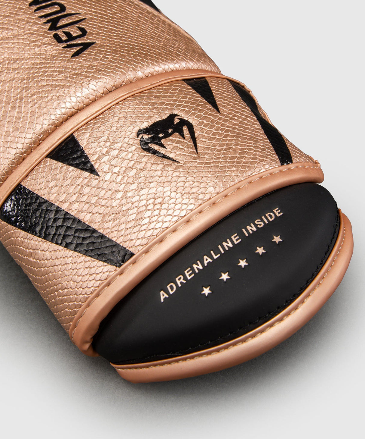 Venum Challenger 4.0 Scales Pearly Pink/Zwart - schubbenpatroon