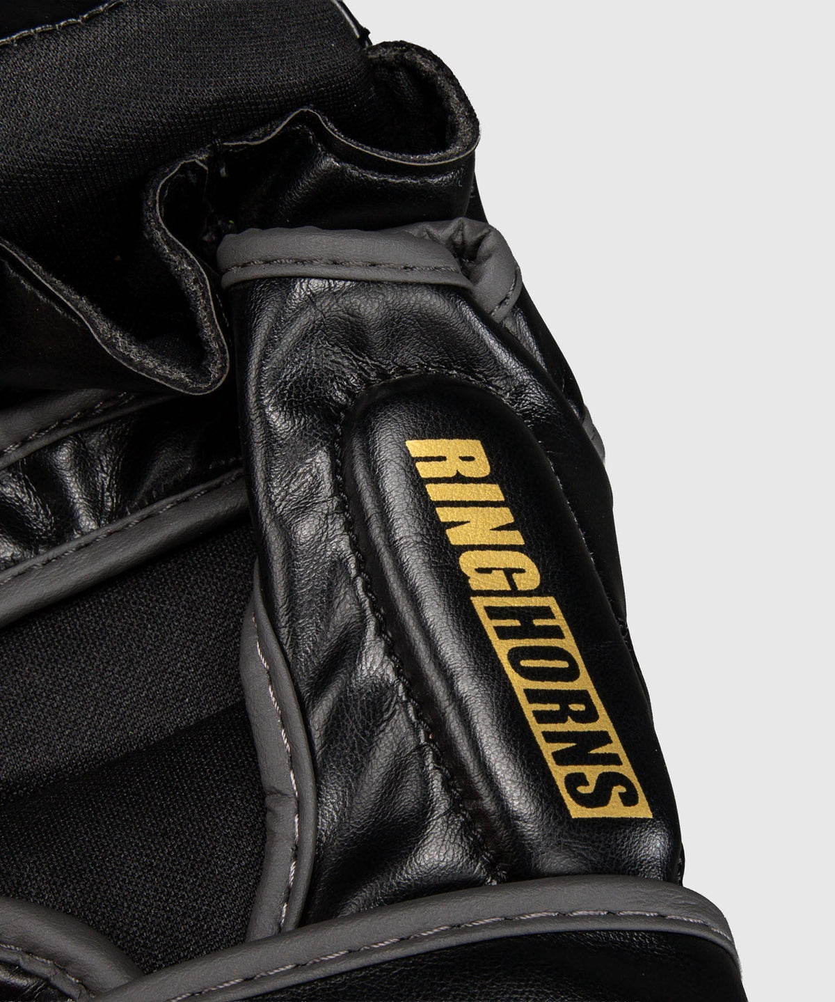 Ringhorns MMA Handschuhe Charger - Schwarz/Gold