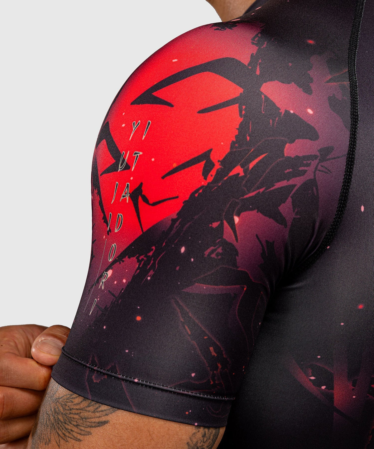 Venum Rashguard x Jujutsu Kaisen Itadori Kurzarm - Schwarz/Rot