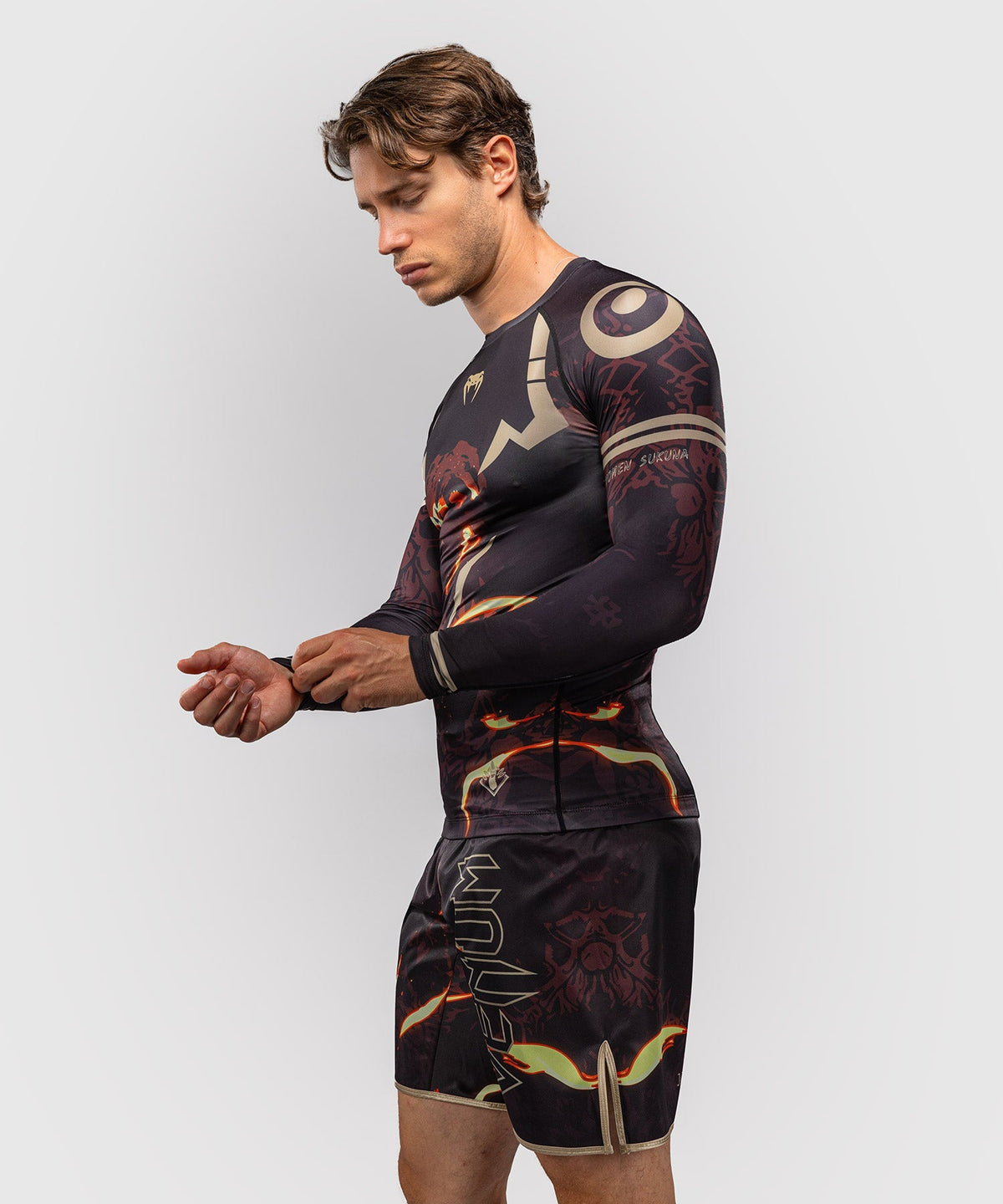 Venum Rashguard x Jujutsu Kaisen Sukuna Lange Ärmel - Schwarz/Beige