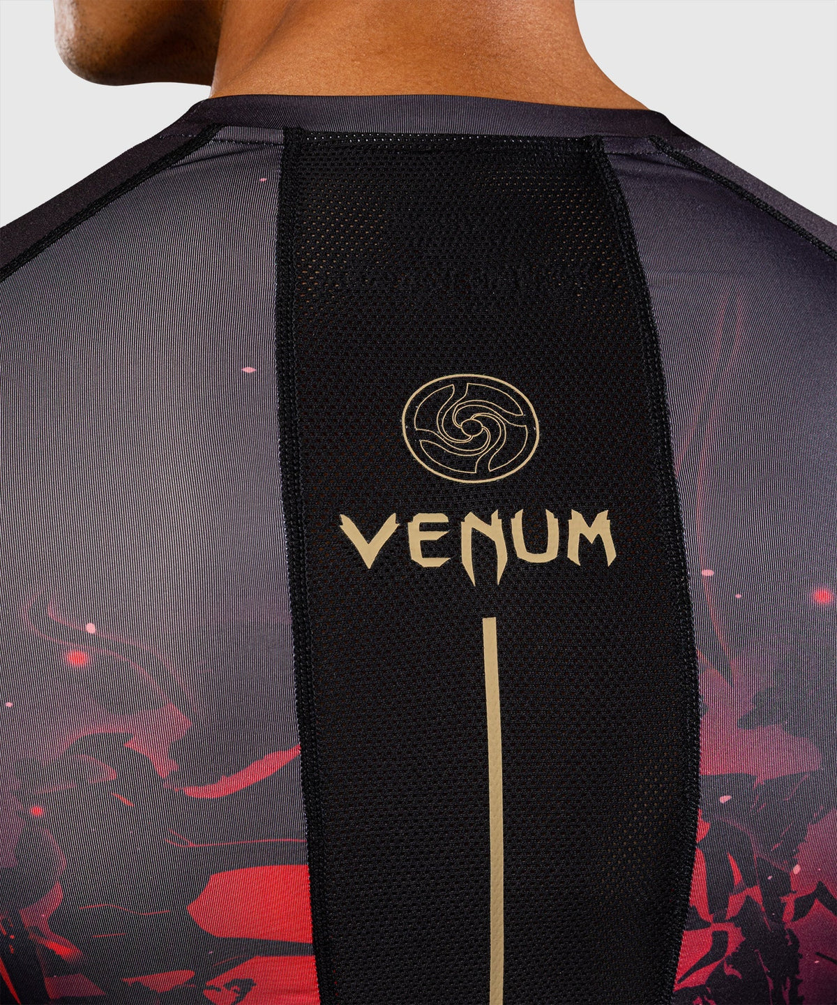 Venum Rashguard x Jujutsu Kaisen Itadori Lange Ärmel - Schwarz/Rot