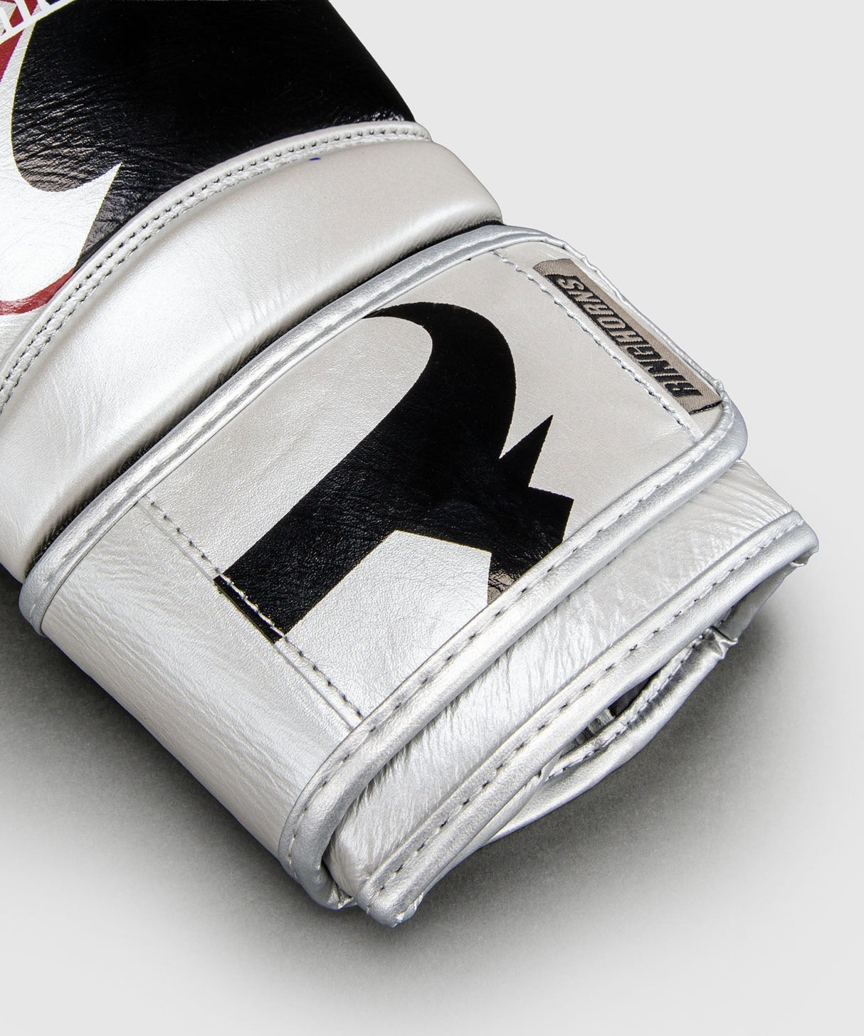 Ringhorns Boxhandschuhe Charger by Venum - Silber/Schwarz