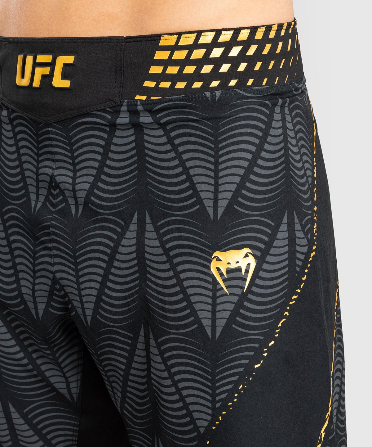 Venum UFC MMA Shorts Zenith by Authentic Fight - Schwarz