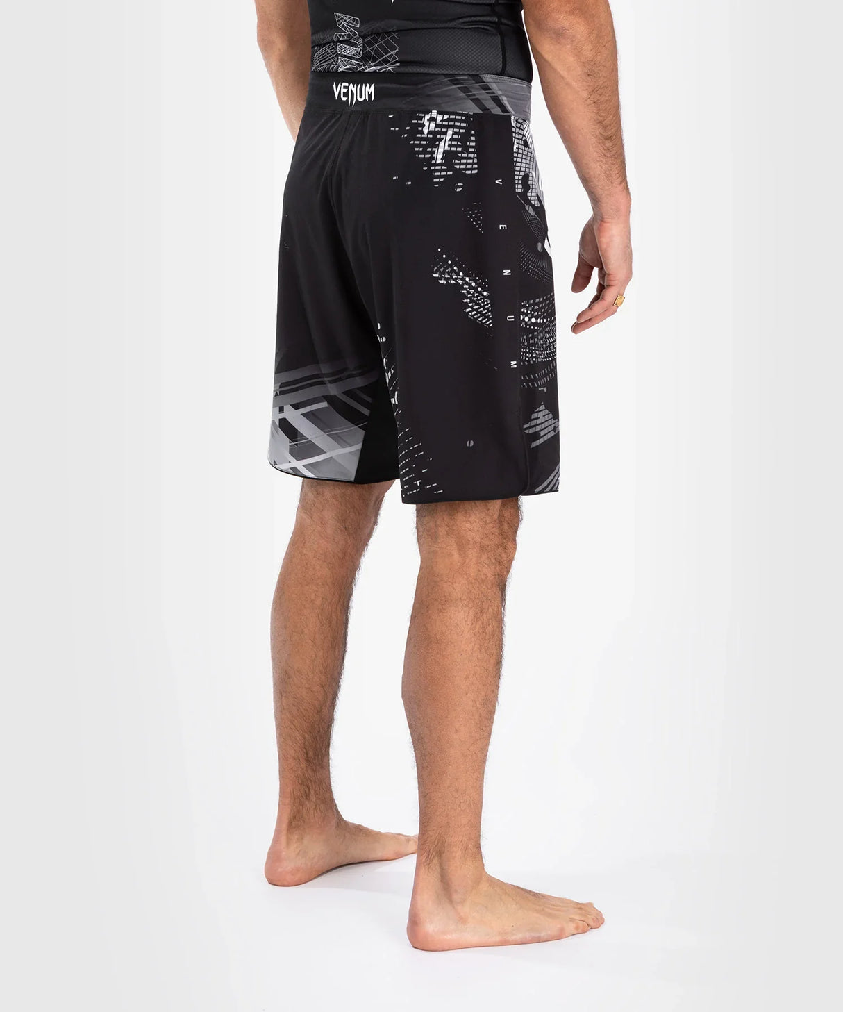Venum MMA Shorts Gorilla Jungle – Schwarz/Weiss