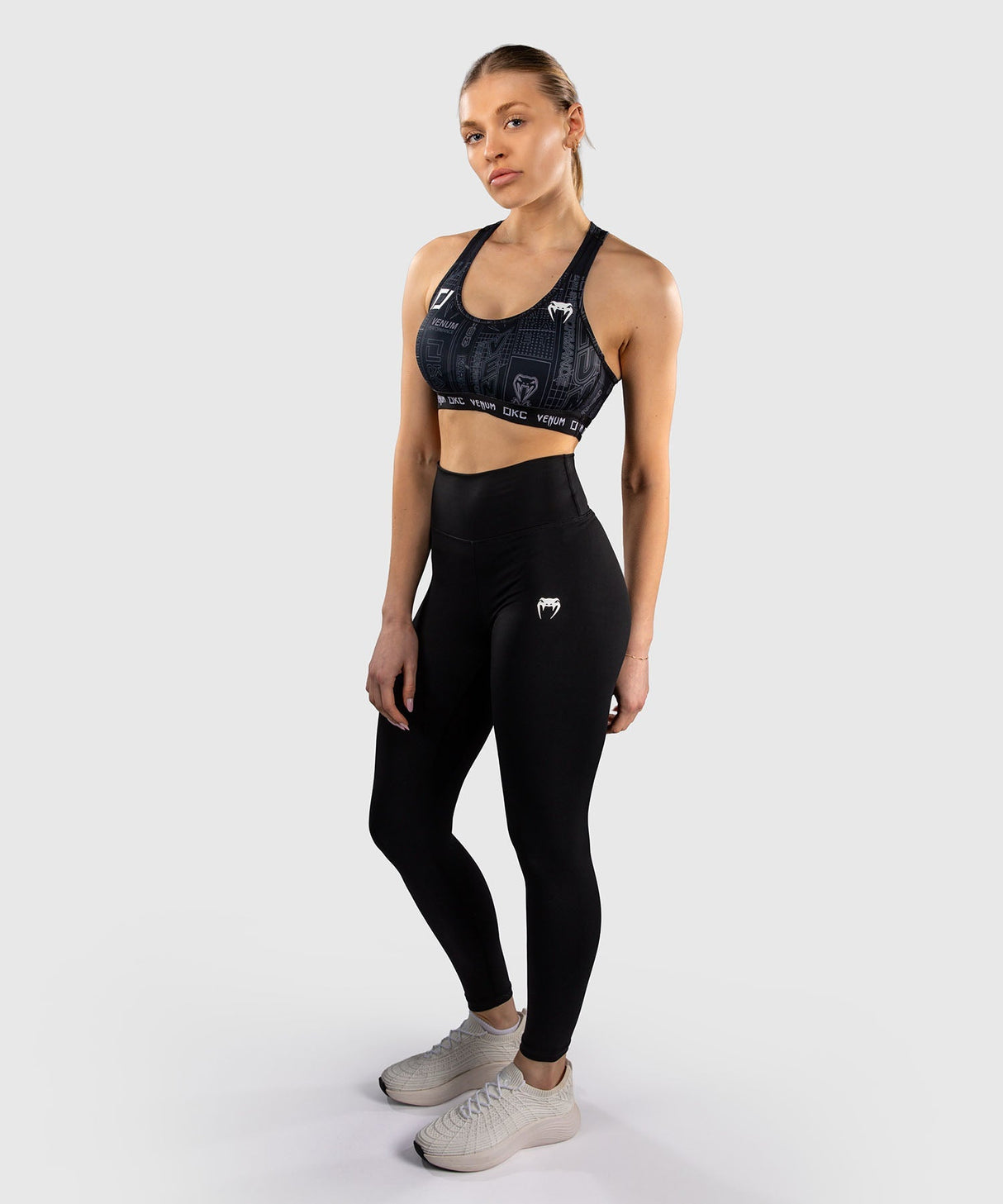 Venum Karate Combat Sport-BH – Schwarz/Grau