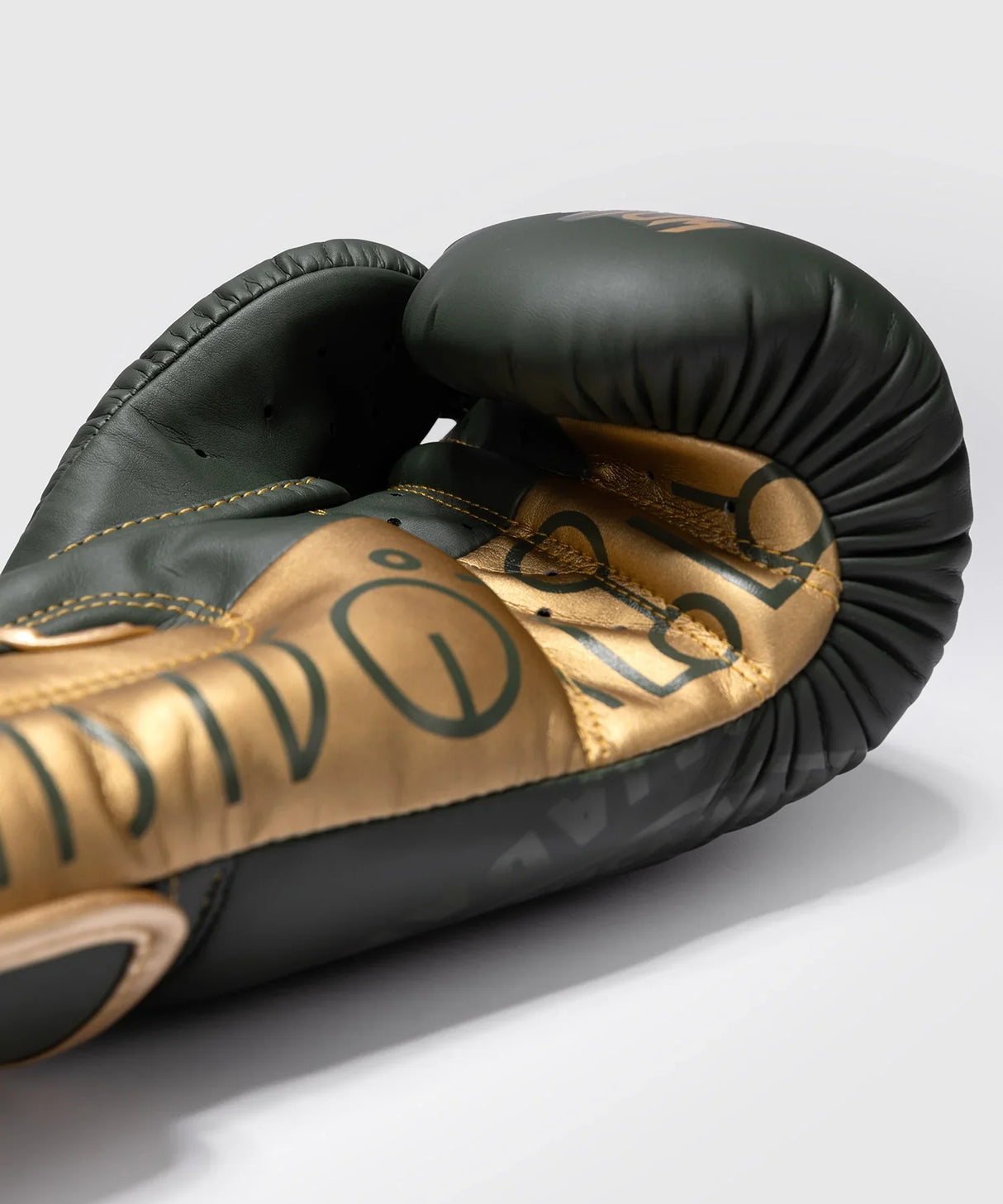 Venum x Rajadamnern Boxhandschuhe – Armeegrün
