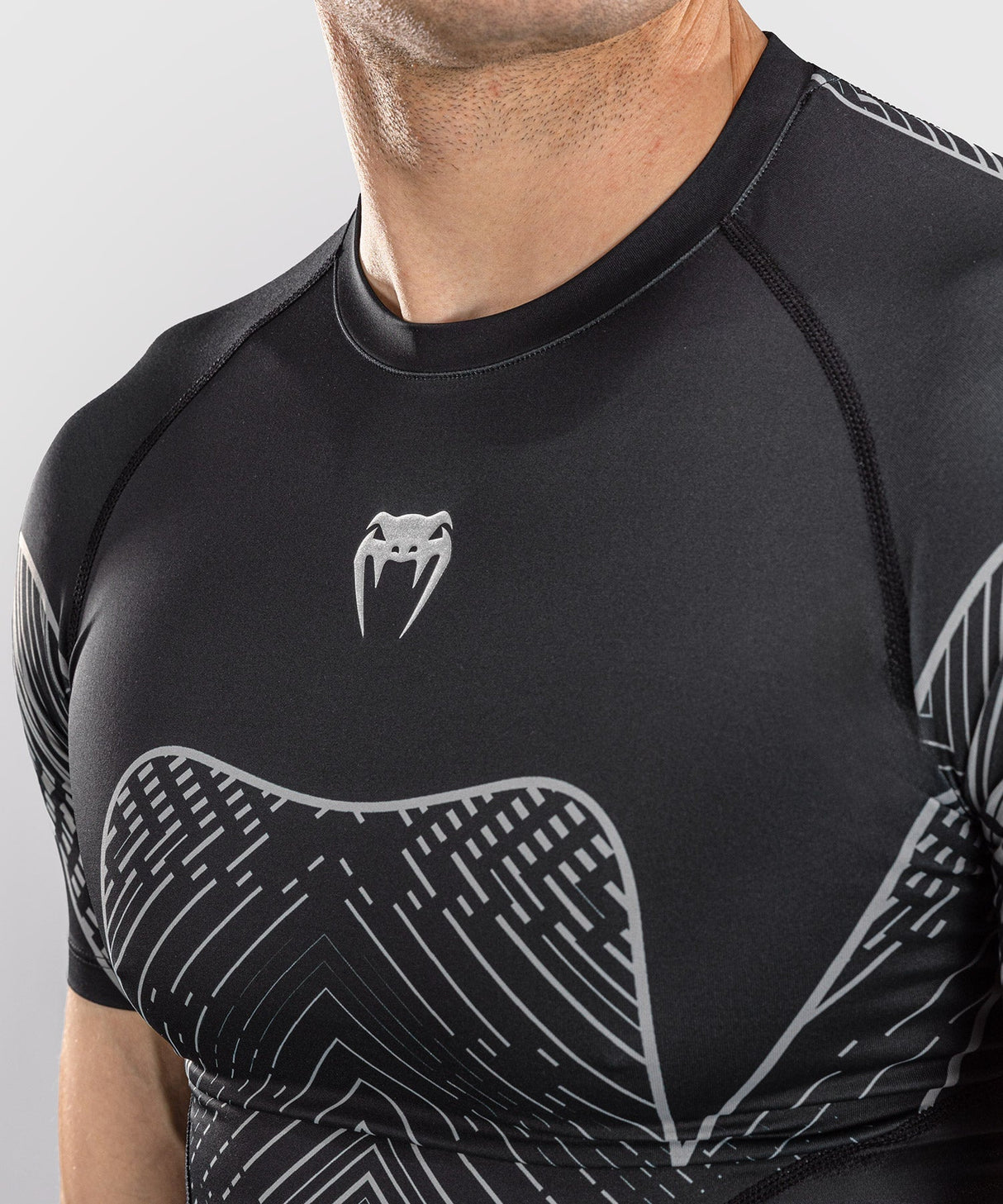 Venum Rashguard Midnight Fury Kurzarm – Schwarz/Grau/Silber