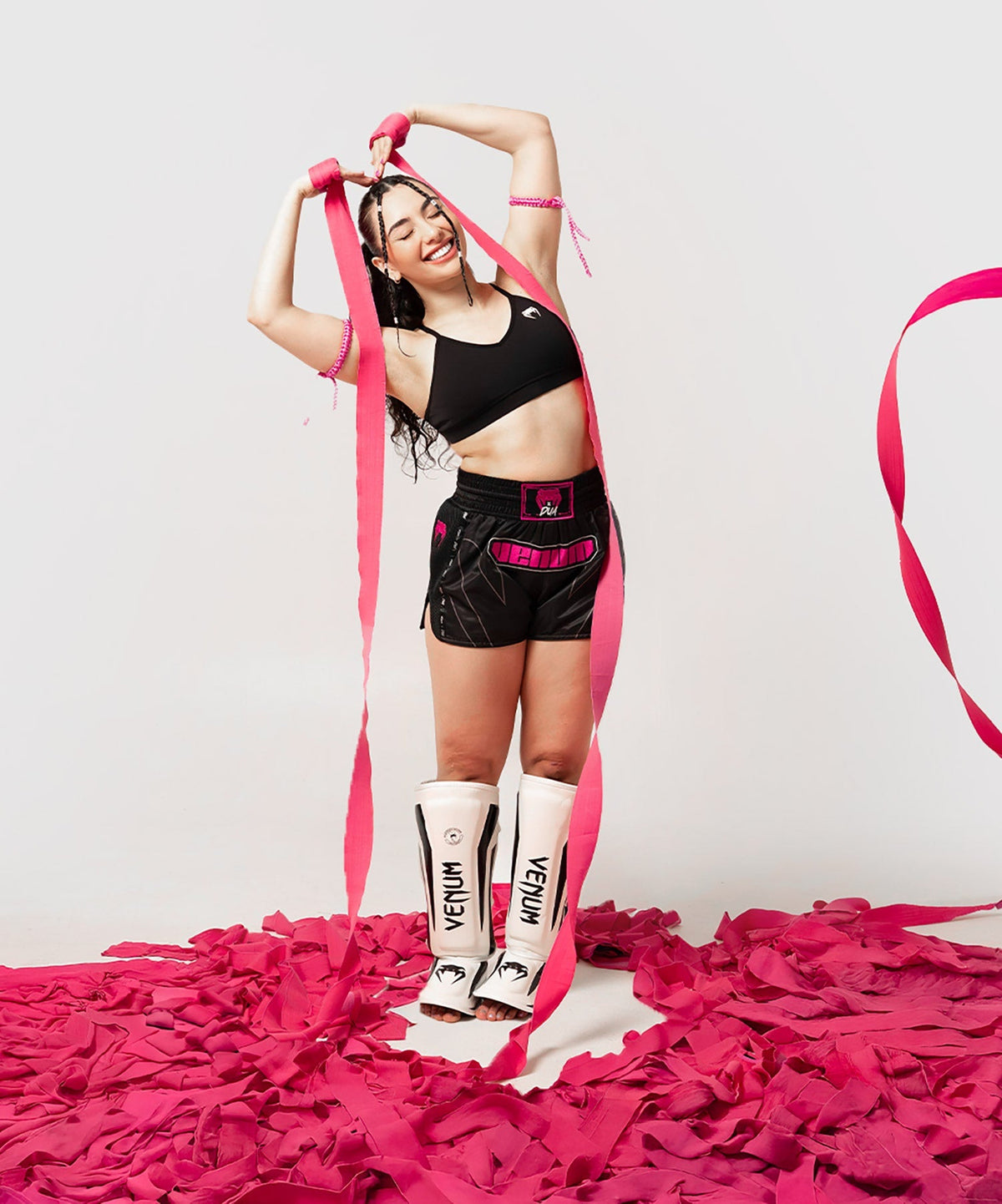 Venum Muay-Thai-Shorts x Dua - Schwarz/Fuchsia Rosa