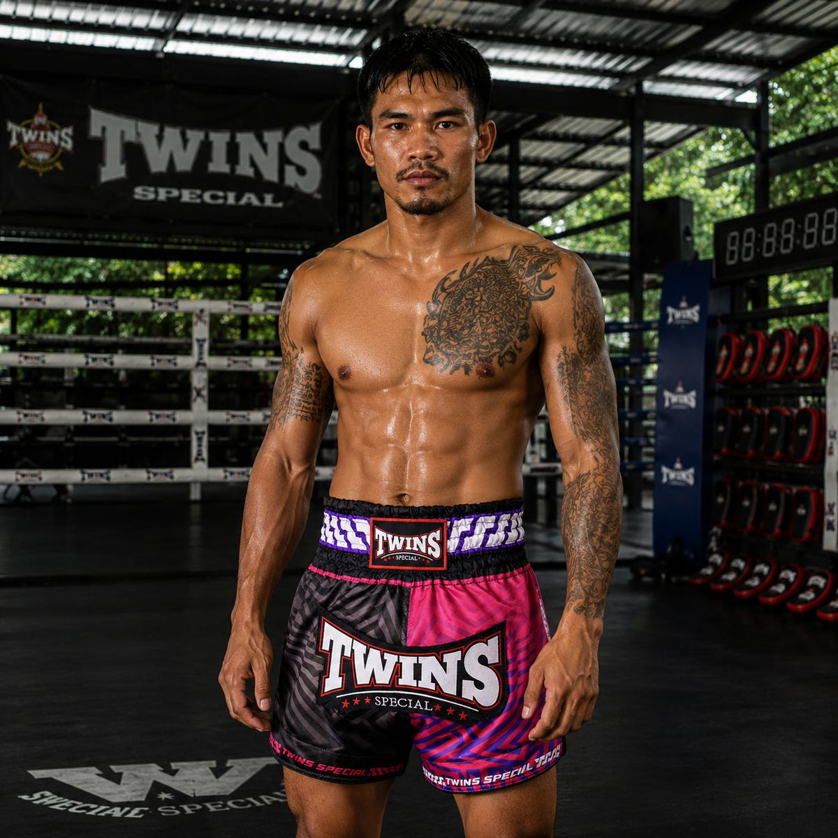 Twins Muay Thai Shorts TTBL Maze - Rosa