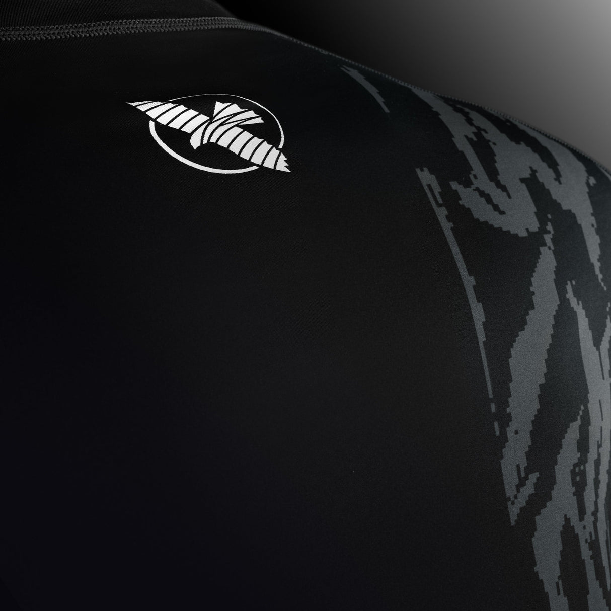 Hayabusa Rashguard Apex Langarm - Carbon-Schwarz