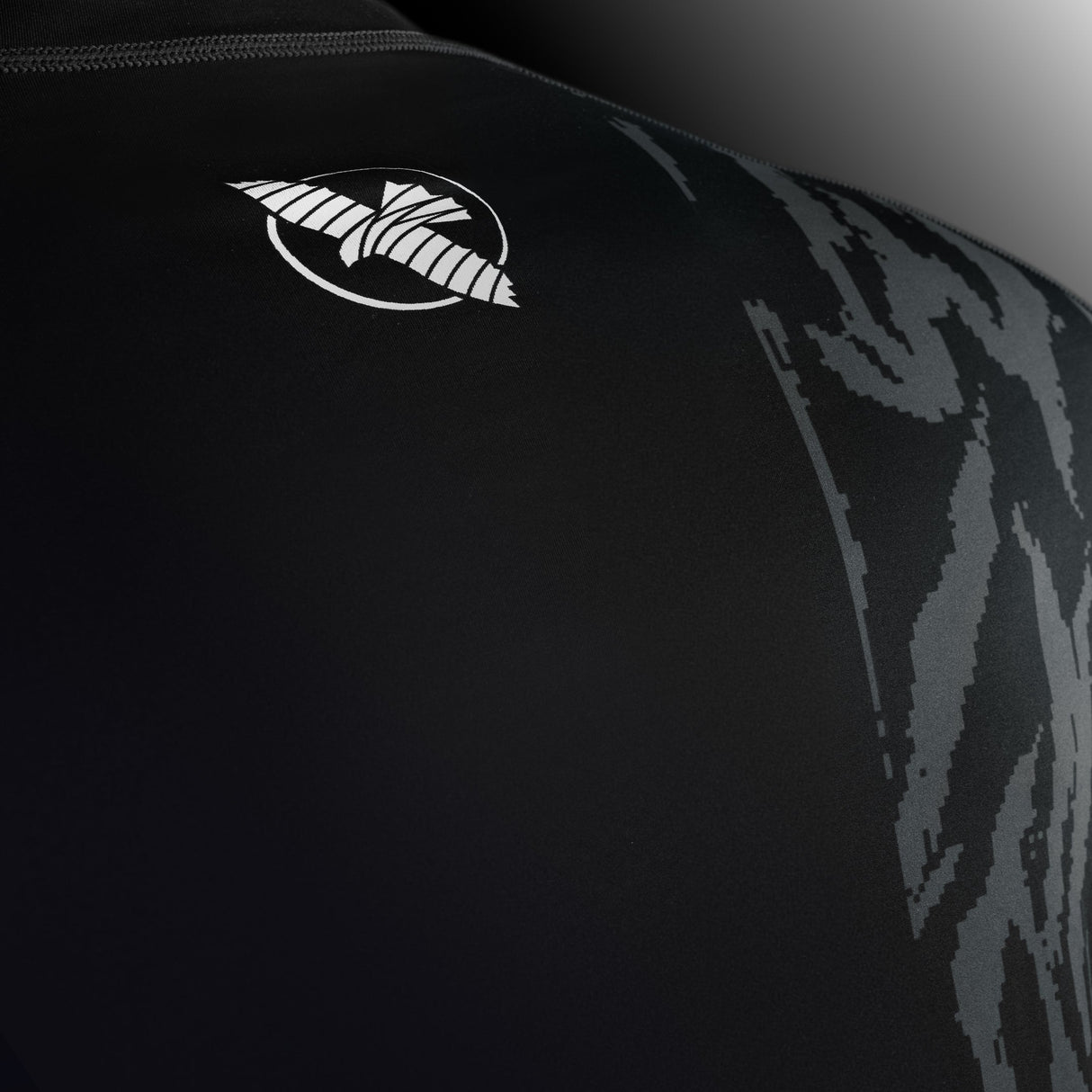 Hayabusa Rashguard Apex Kurzarm - Carbon-Schwarz