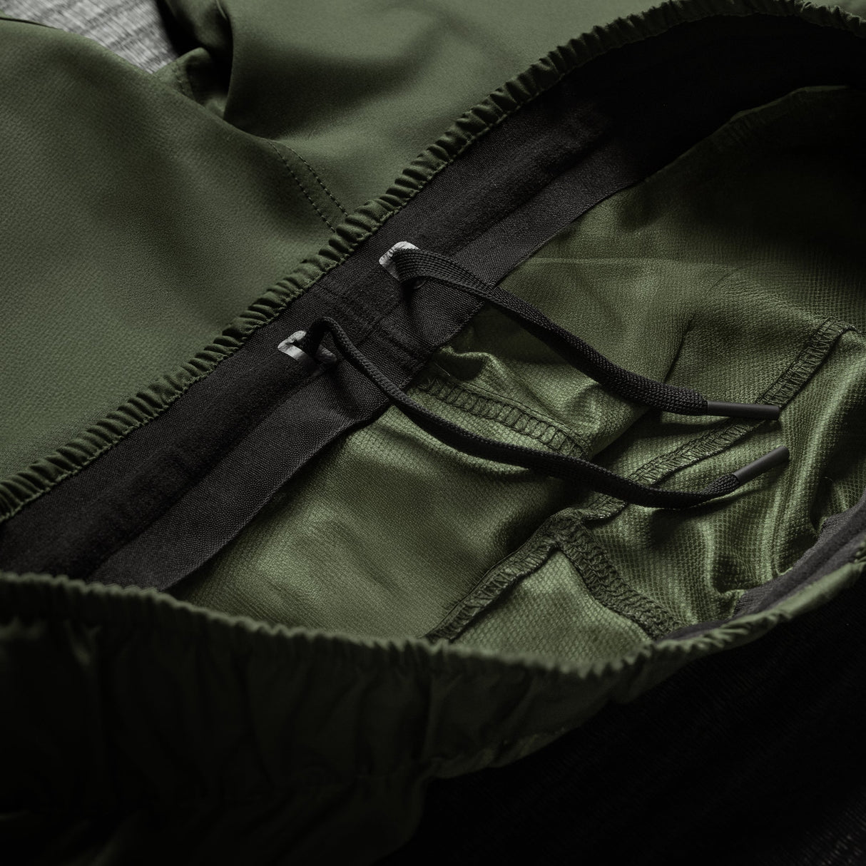 Hayabusa Grappling-Shorts Core - Dunkelgrün