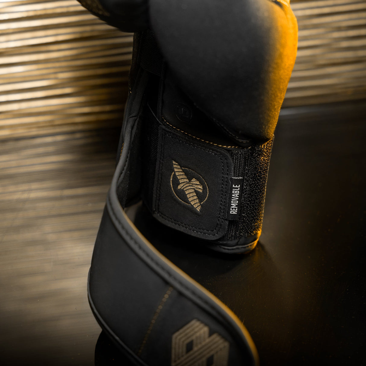 Hayabusa x Mayweather Boxhandschuhe Champ - Schwarz/Gold