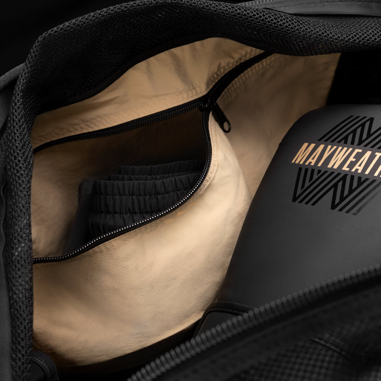Hayabusa x Mayweather Sporttas Mesh - Zwart/Goud