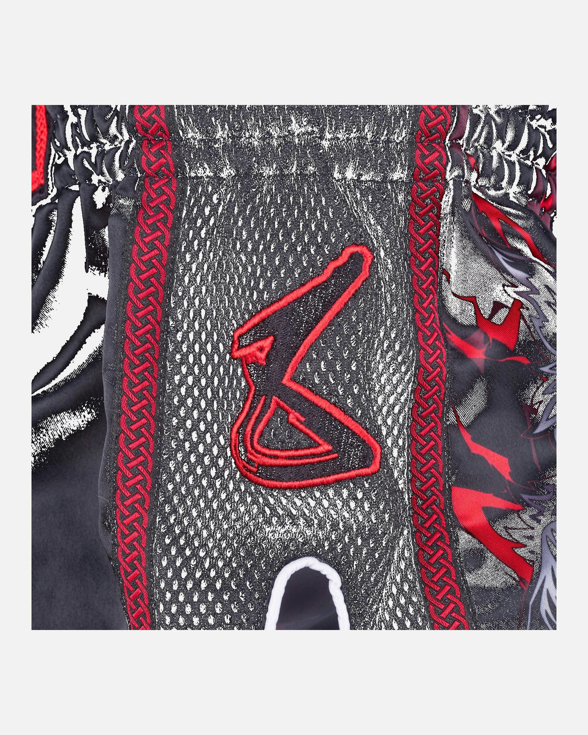 8 WEAPONS Muay Thai Shorts Beastial Wolf - Schwarz/Rot