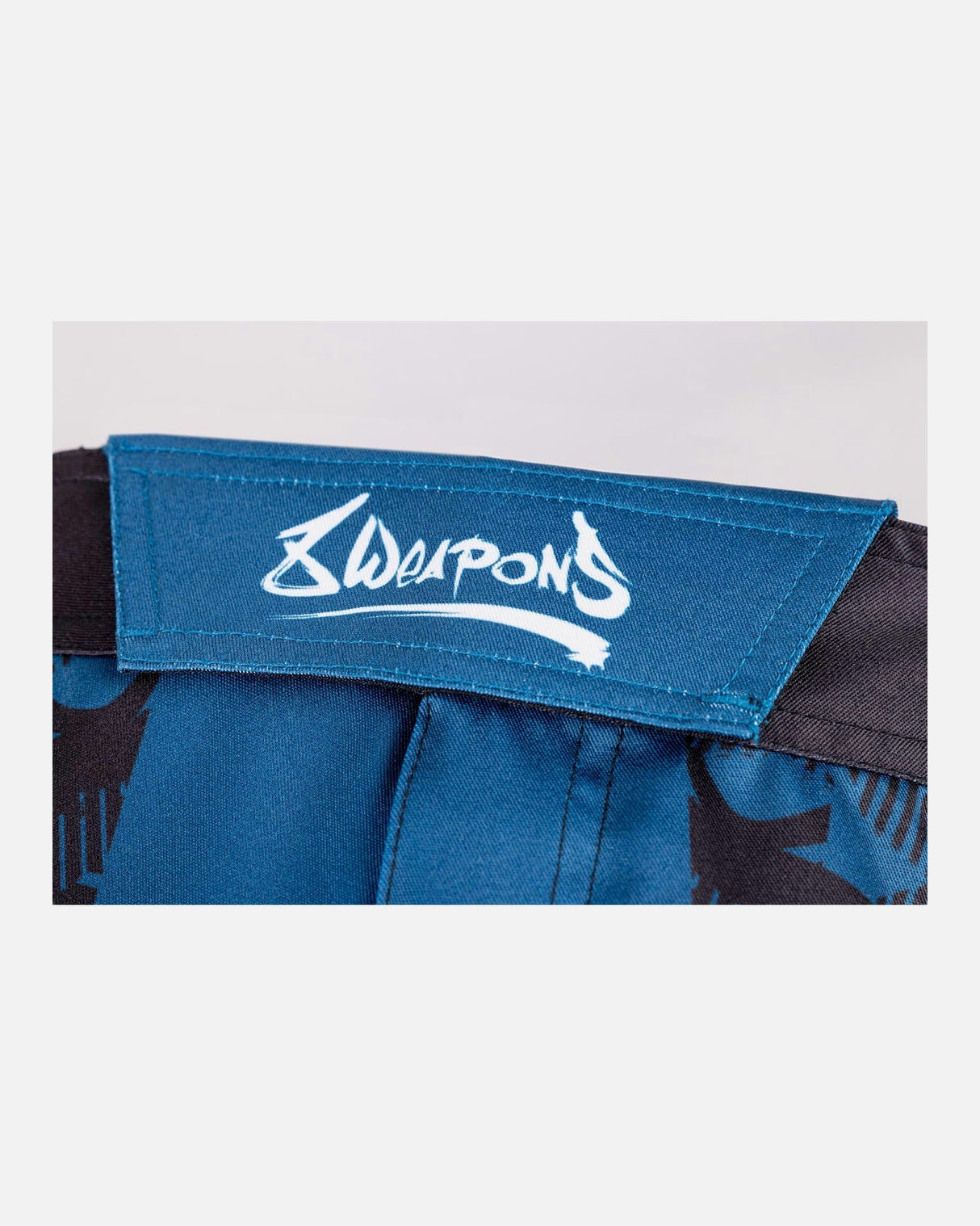 8 WEAPONS MMA Shorts Hit 2.0 - Marineblau/Schwarz