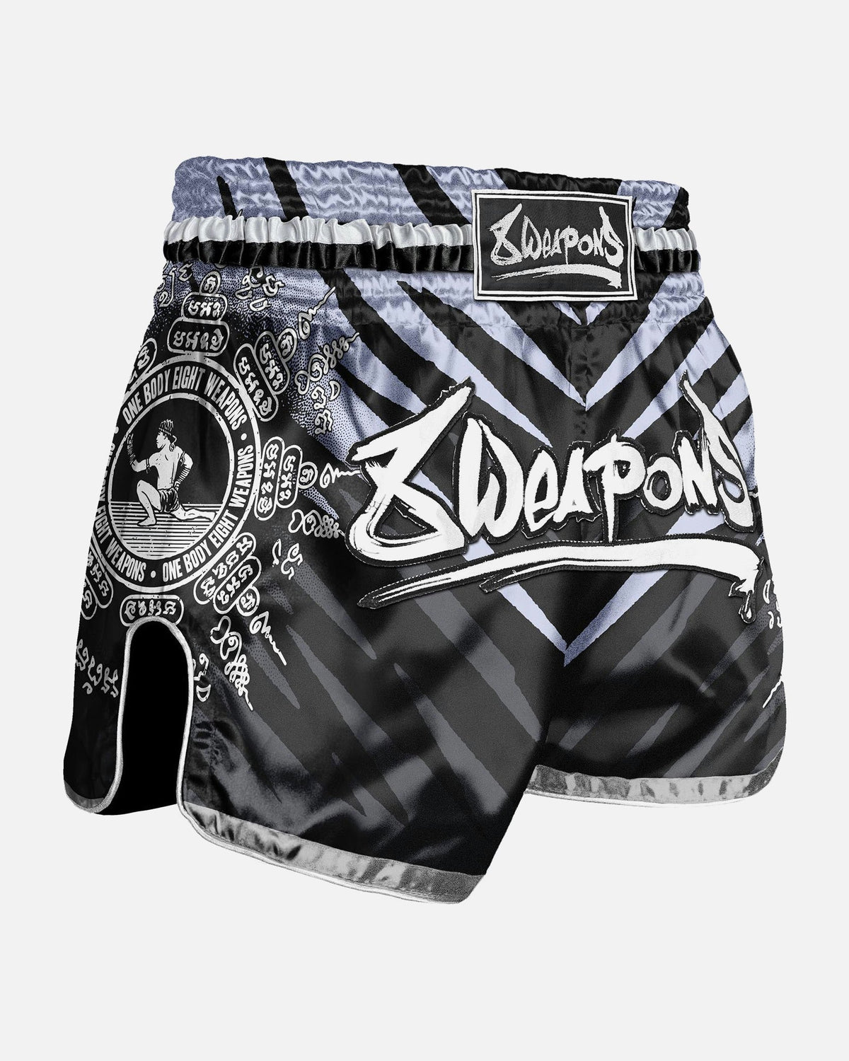8 WEAPONS Muay-Thai-Shorts 8 Ways Yant - Schwarz/Silber