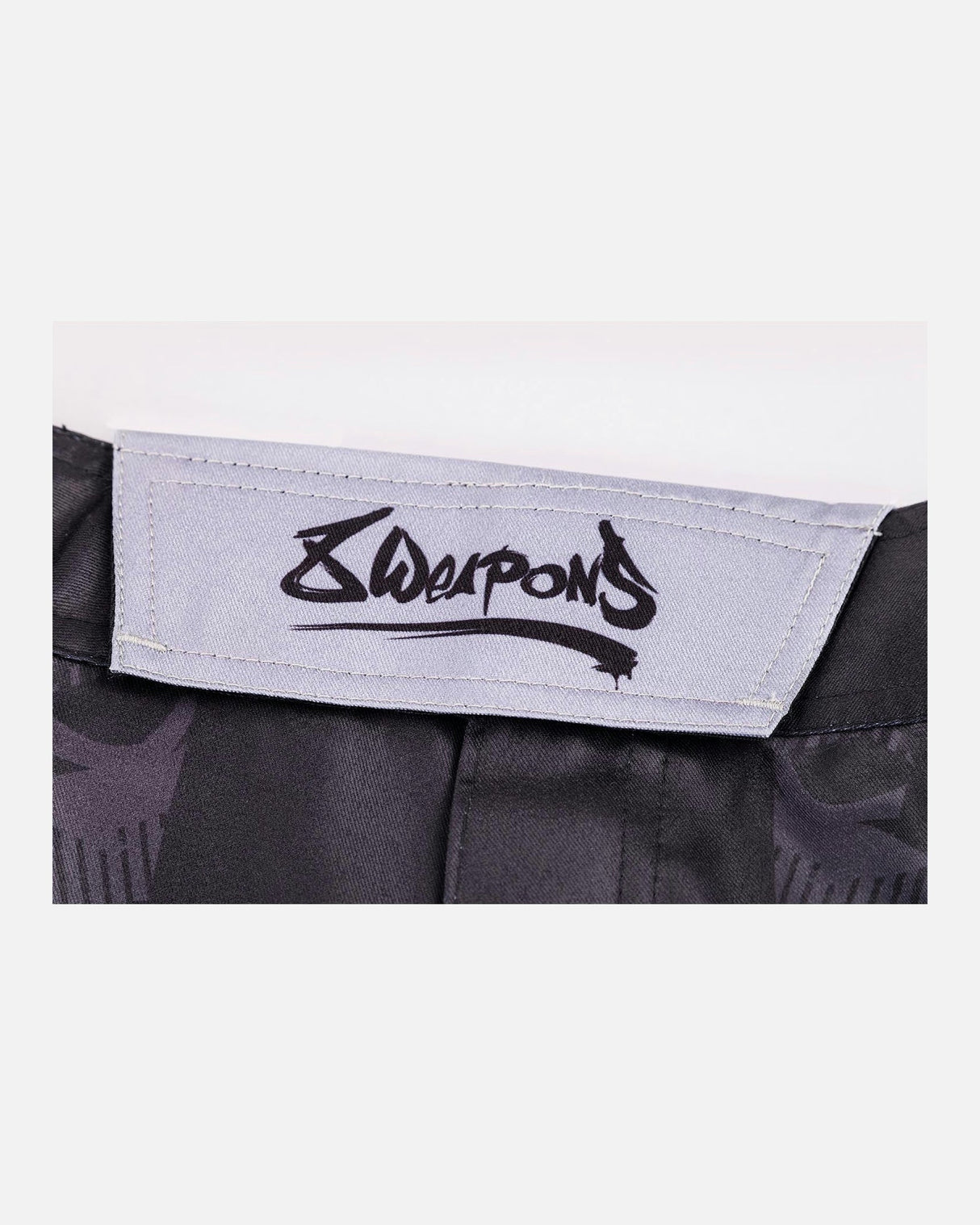 8 WEAPONS MMA Shorts Hit 2.0 - Schwarz/Rot