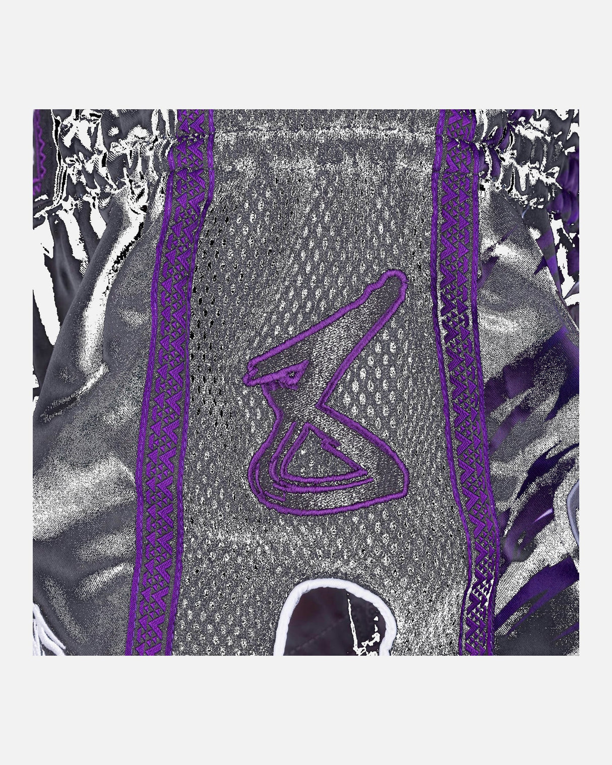 8 WEAPONS Muay-Thai-Shorts Beastial Panther - Schwarz/Lila