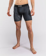 Venum Kompressionsshorts Karate Combat – Schwarz/Grau