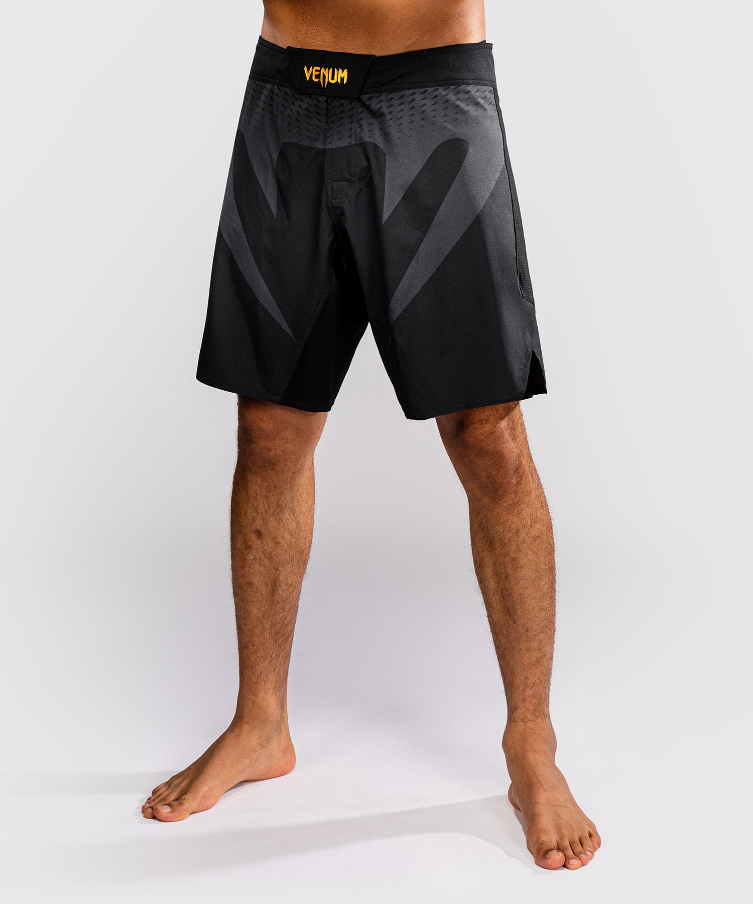 Venum MMA Shorts Attack - Schwarz/Gold