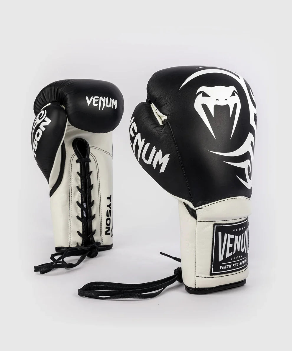 Venum Boxhandschuhe Giant 2.0 Mike Tyson Pro mit Schnürverschluss – Schwarz/Weiss