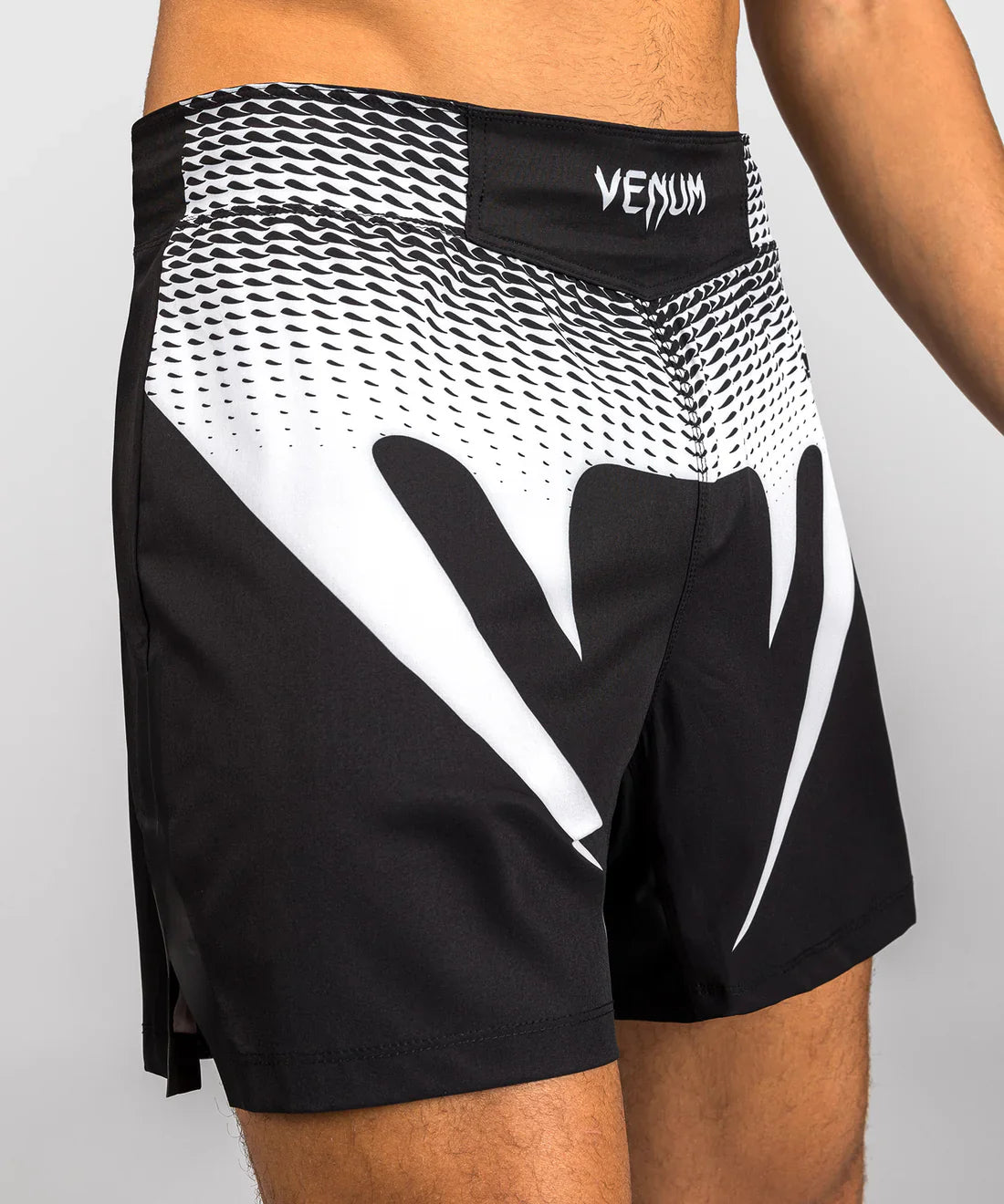 Venum No Gi MMA Shorts – Schwarz/Weiss