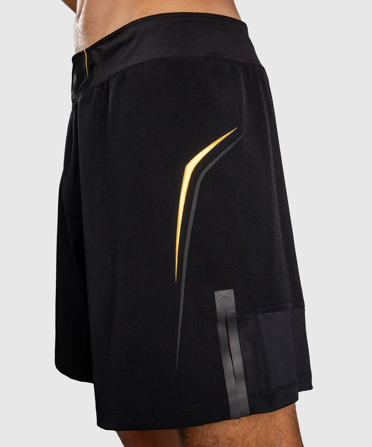 Venum MMA Shorts G-Core - Schwarz/Gold