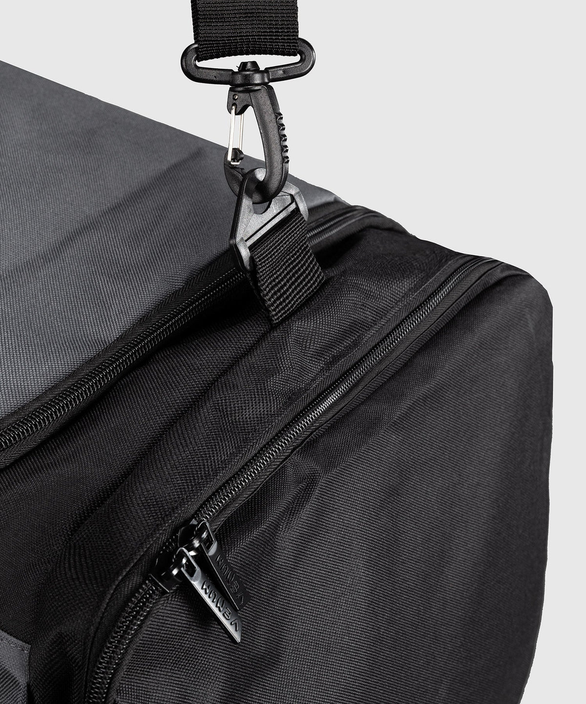 Venum Sporttas Essential L – Grau/Schwarz