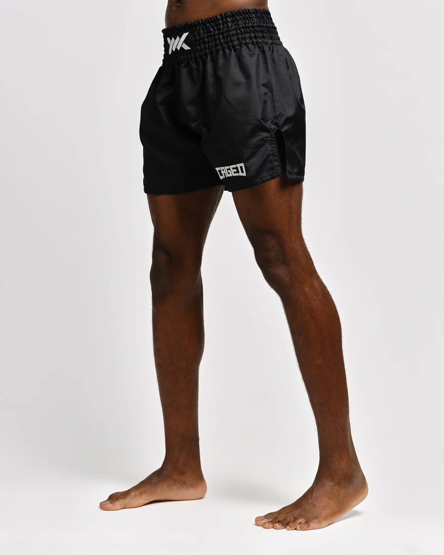Caged Muay Thai Shorts Classic - Schwarz/Weiss