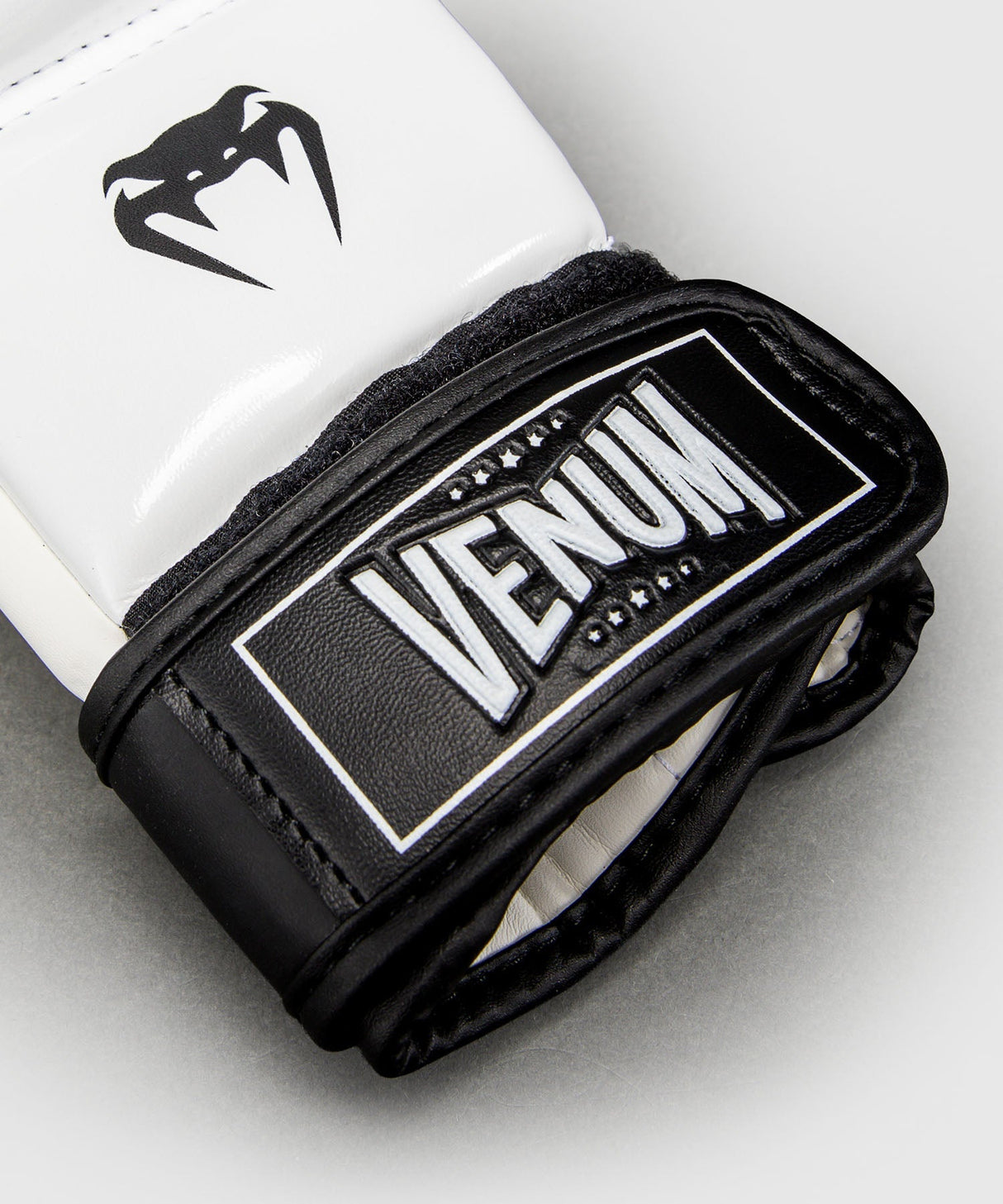 Venum MMA-Handschuhe Attack 2.0 – Schwarz/Weiß