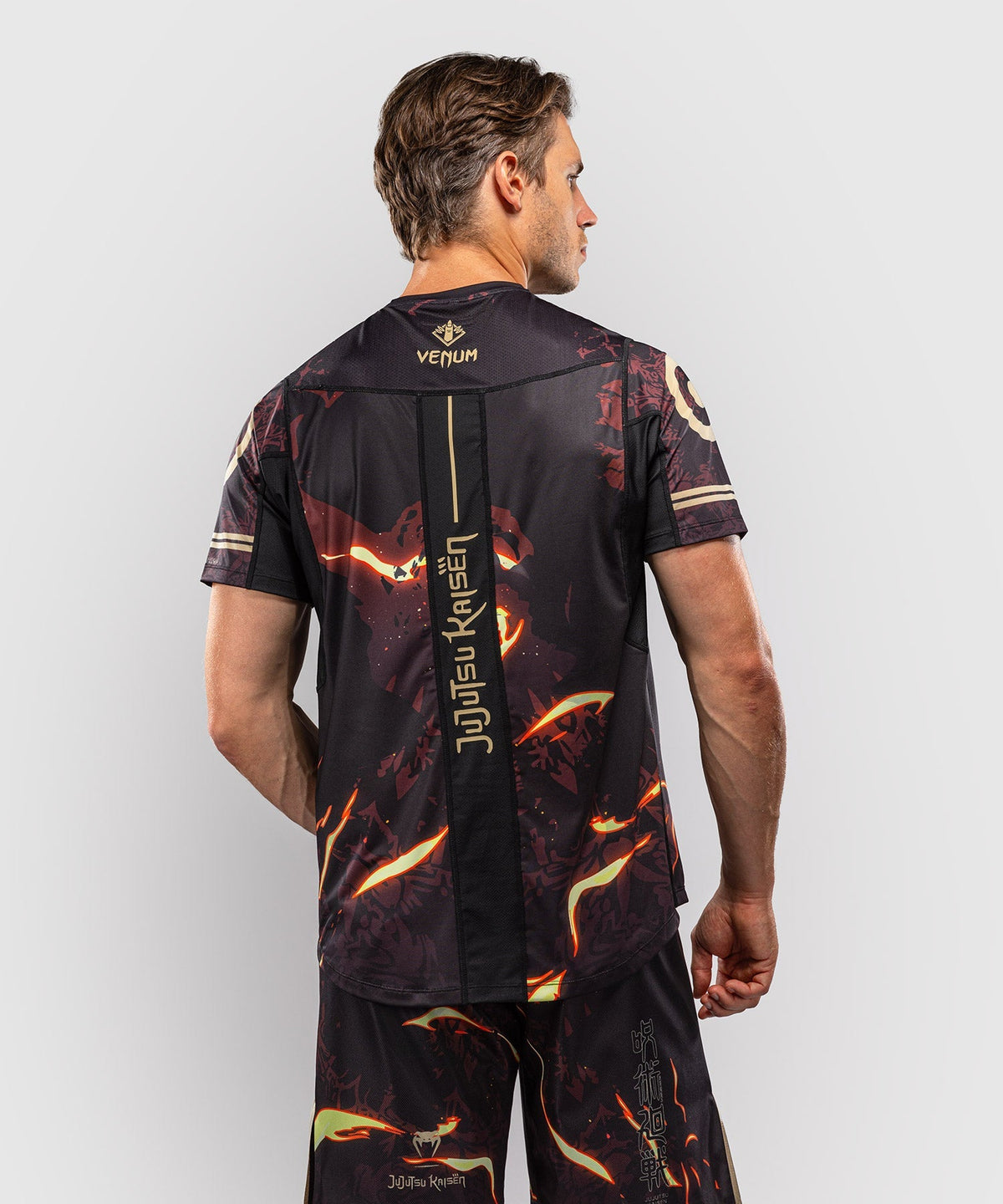 Venum T-Shirt x Jujutsu Kaisen Sukuna - Schwarz/Hellbeige