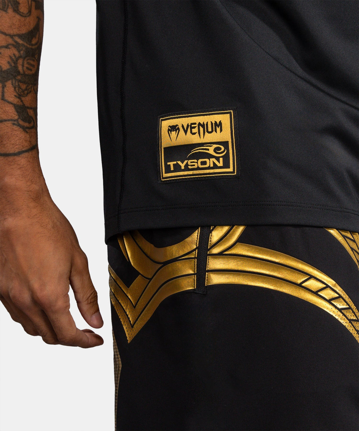 Venum x Mike Tyson Tiger Dry Tech T-Shirt - Schwarz/Gold