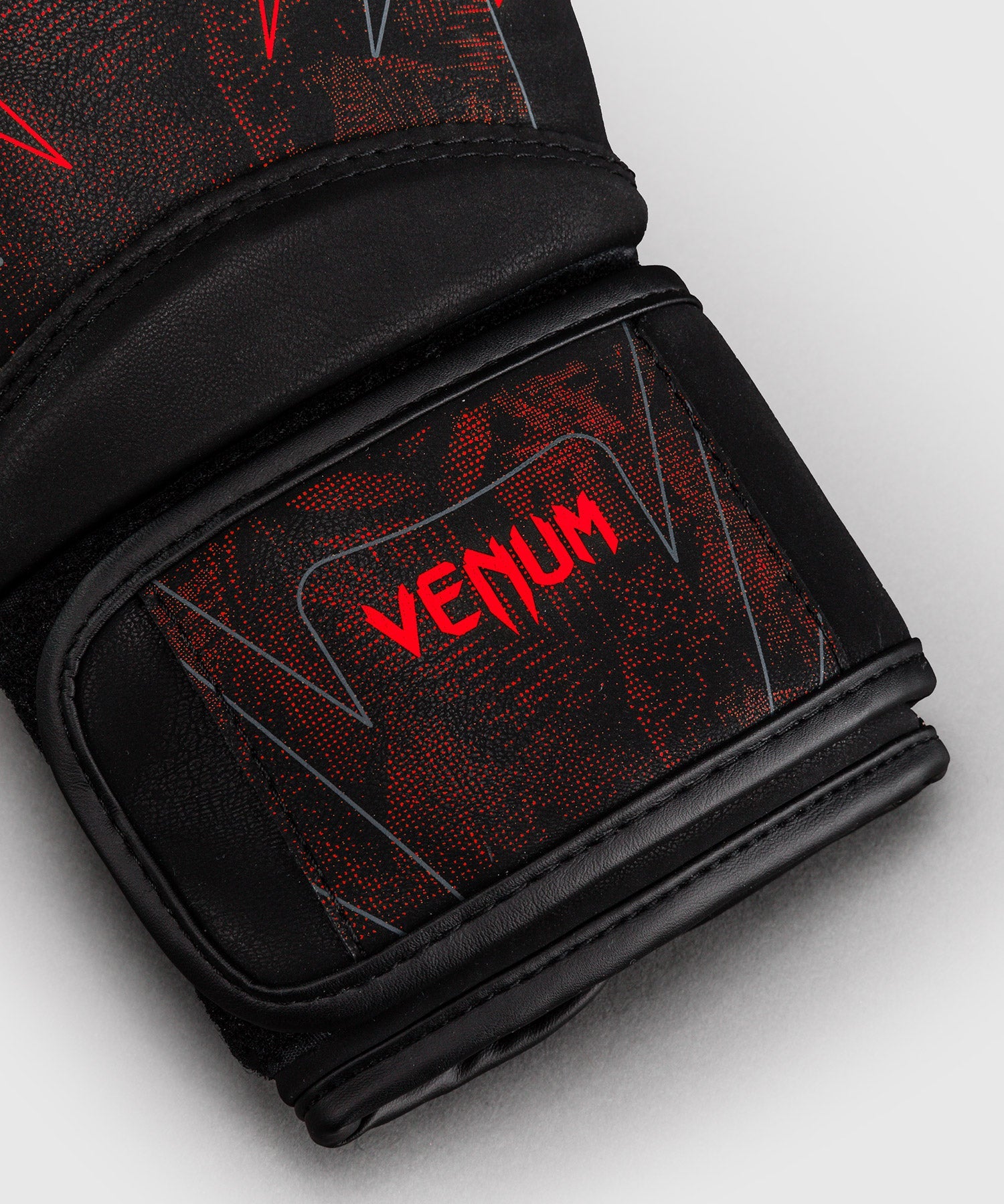 Venum Boxhandschuhe Impact Amazonia Reborn - Schwarz/Rot