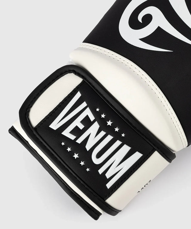 Venum Boxhandschuhe Giant 2.0 Mike Tyson Pro – Schwarz/Weiss