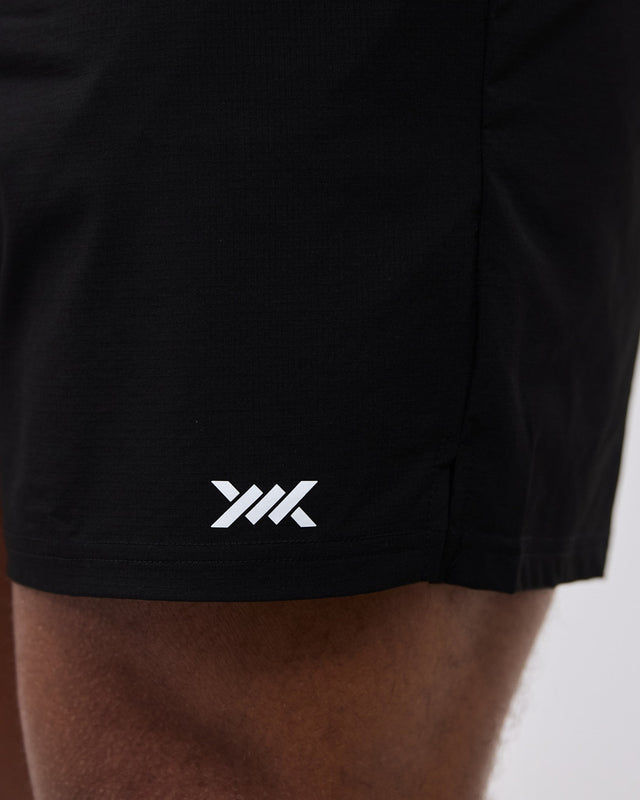 Caged Essential Training Shorts - Schwarz