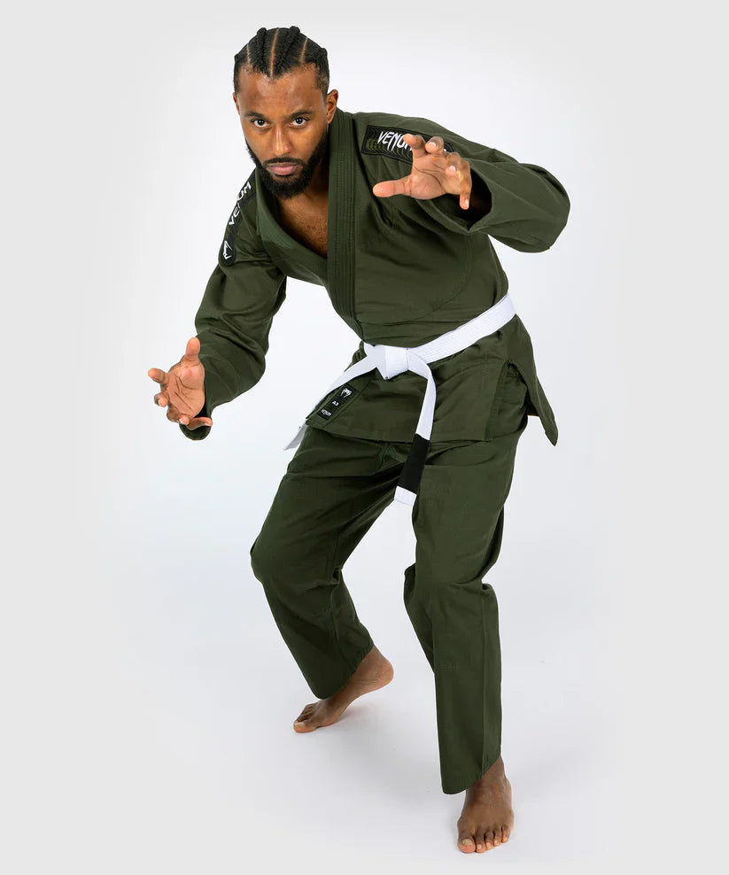 Venum BJJ Gi First - Khaki Grün - inkl. weißem Gürtel