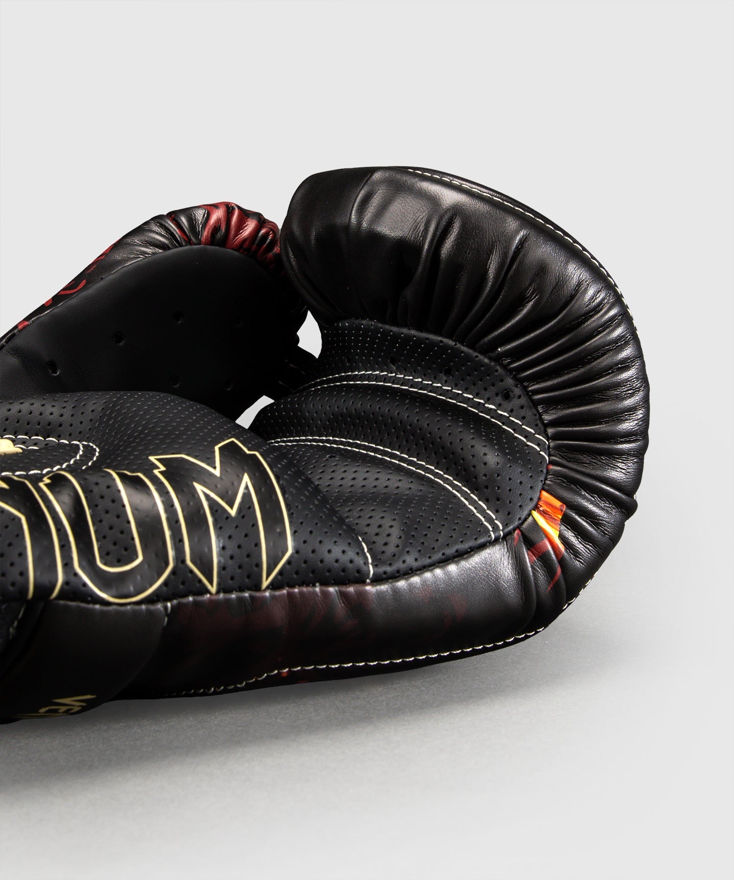 Venum Boxhandschuhe Jujutsu Kaisen x Sukuna Impact Evo - Schwarz/Beige