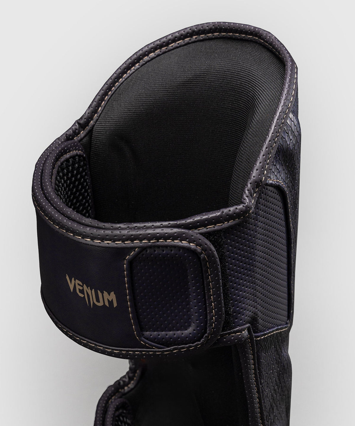 Venum Schienbeinschoner Impact Evo Scales - Dunkelviolett