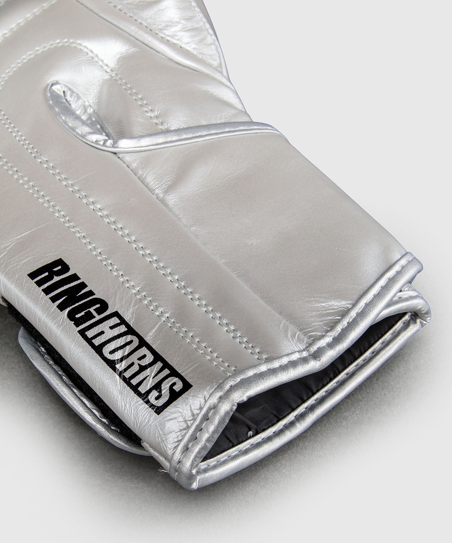 Ringhorns Boxhandschuhe Charger by Venum - Silber/Schwarz