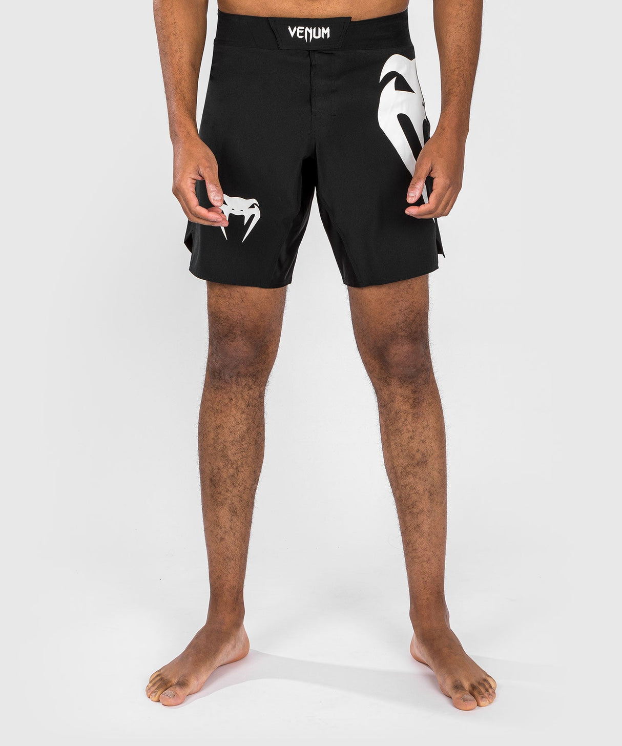 Venum MMA-Shorts Light 5.0 - Schwarz/Weiß