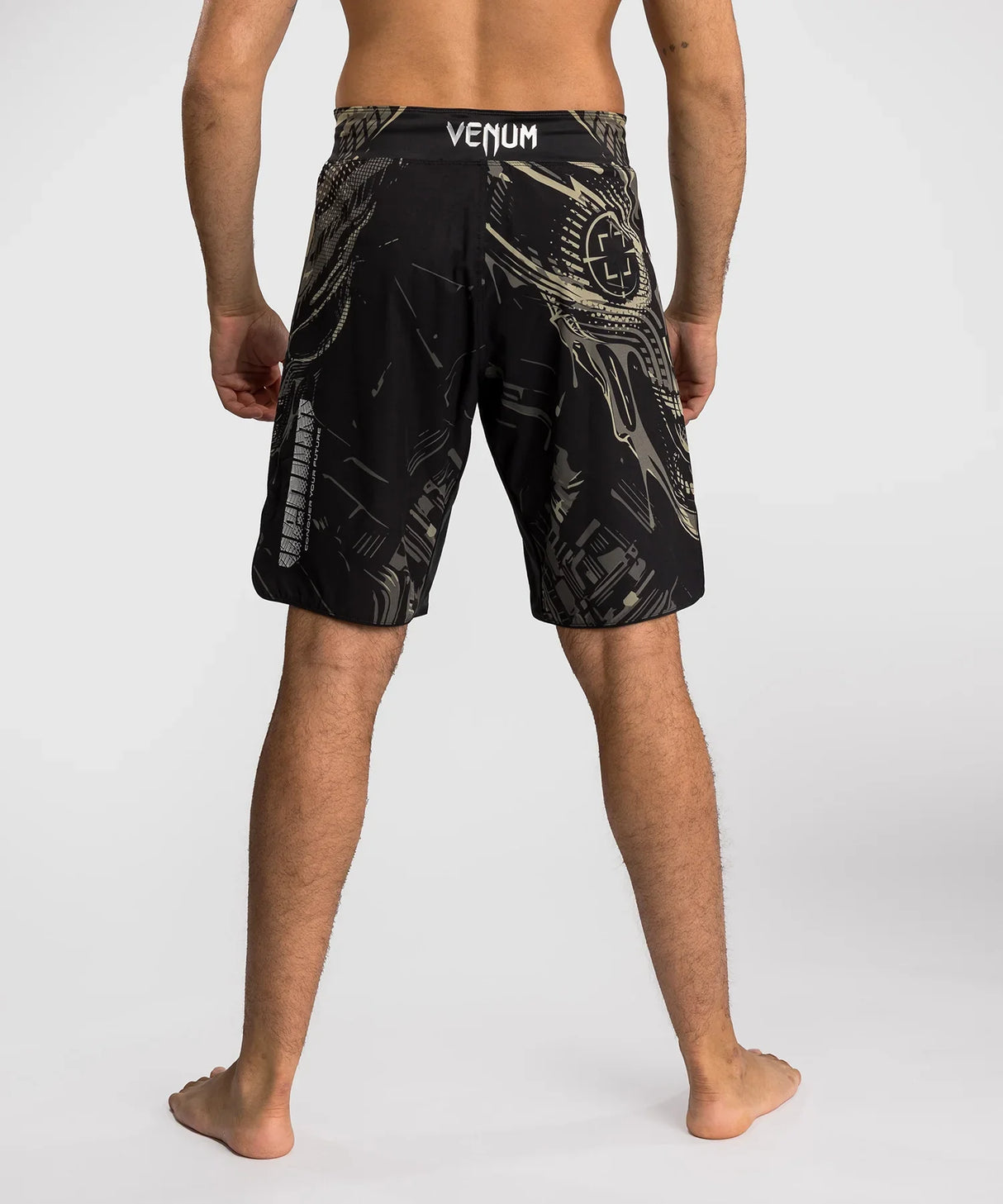 Venum MMA Shorts Invader – Schwarz
