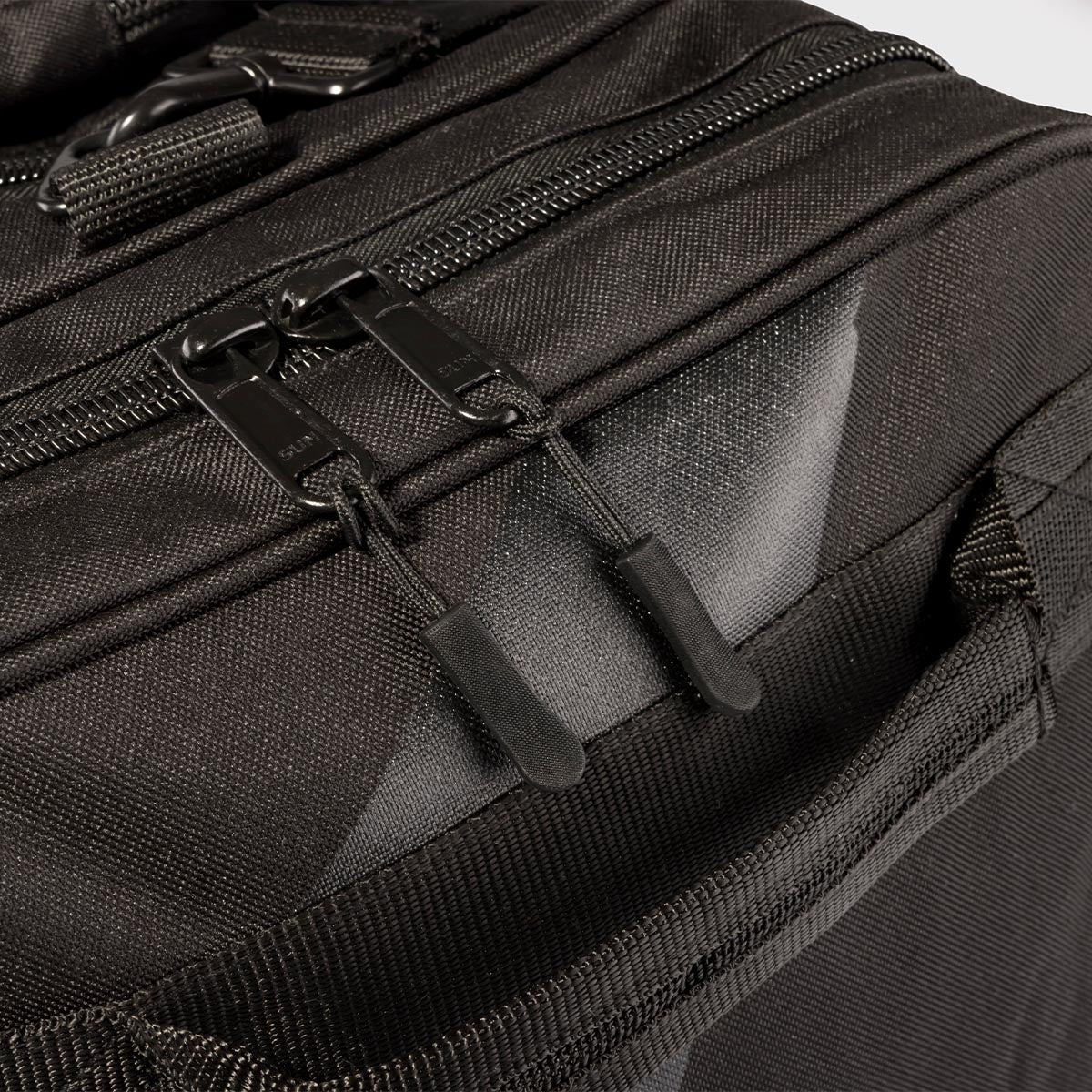 8 WEAPONS Sporttasche BIG 8 - Schwarz