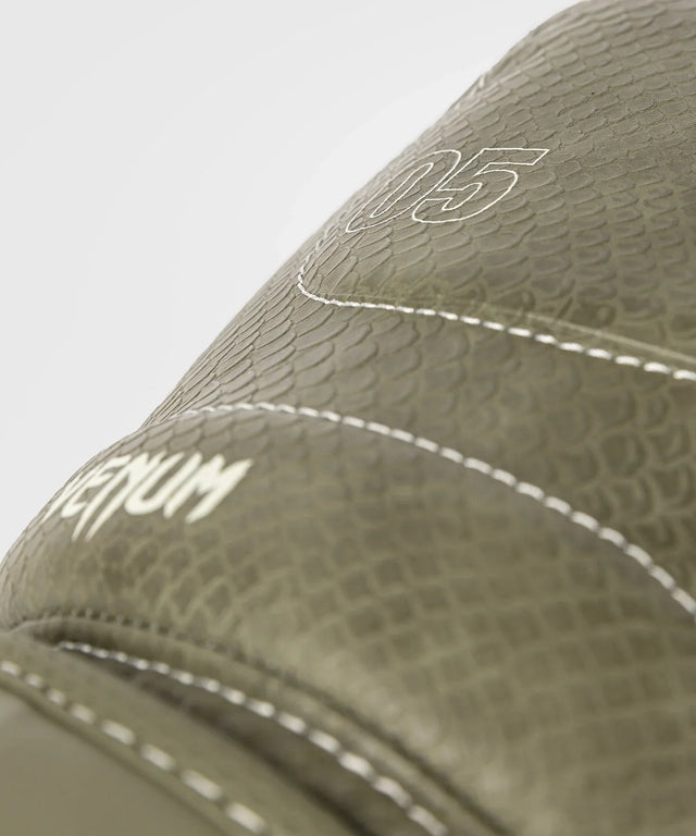Venum Boxhandschuhe Impact Evo Scales – Armeegrün