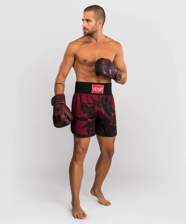 Venum x Assassin's Creed Shadows Boxhosen – Burgunderrot/Schwarz